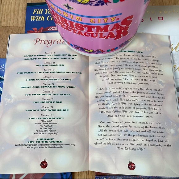 Vintage Radio City Music Hall Bundle: 
2002: 7 items. - Picture 12 of 12